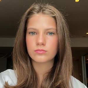 Meet your Posher, Emilia